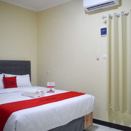 Reddoorz Near Sam Poo Kong 2 Hotel Semarang Exterior photo
