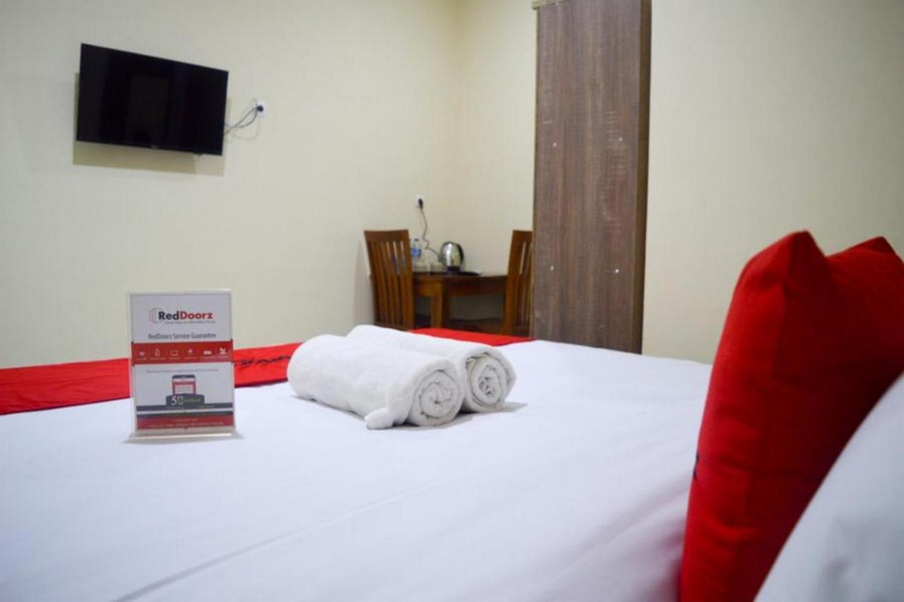 Reddoorz Near Sam Poo Kong 2 Hotel Semarang Exterior photo